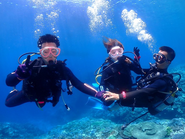 沖縄　ダイビング　ウミガメ　体験ダイビング